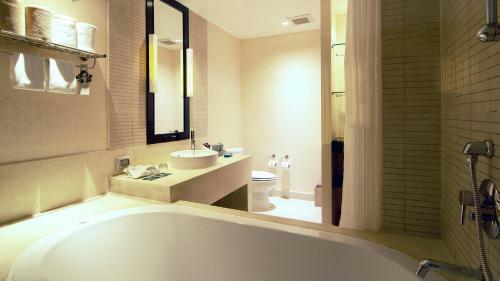Hotel Apsara Beachfront Resort & Villa