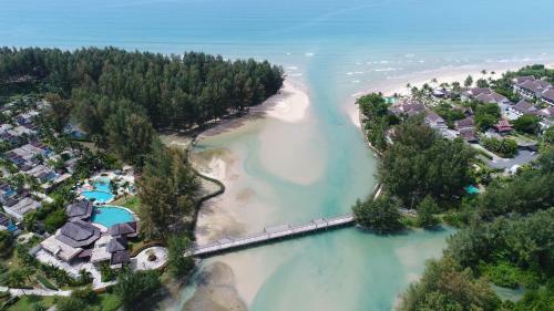 Hotel Apsara Beachfront Resort & Villa