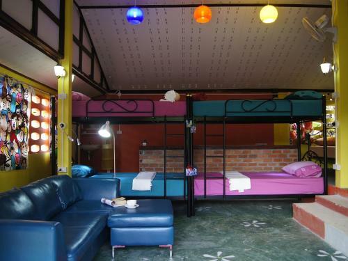 Dorm Des Fleurs Hostel