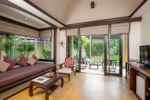 Hotel The Village Resort & Spa
