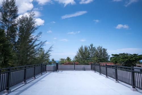 Hotel Khaolak Golden Place