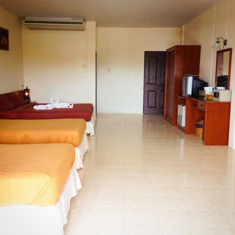 Posada Khaolak Inn