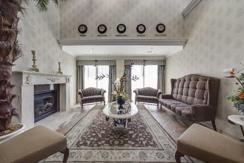 Hotel Monte Carlo Inns - Brampton Suites