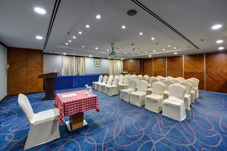 Hotel Golden Tulip Al Barsha