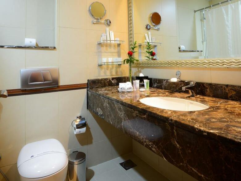 Hotel Golden Tulip Al Barsha