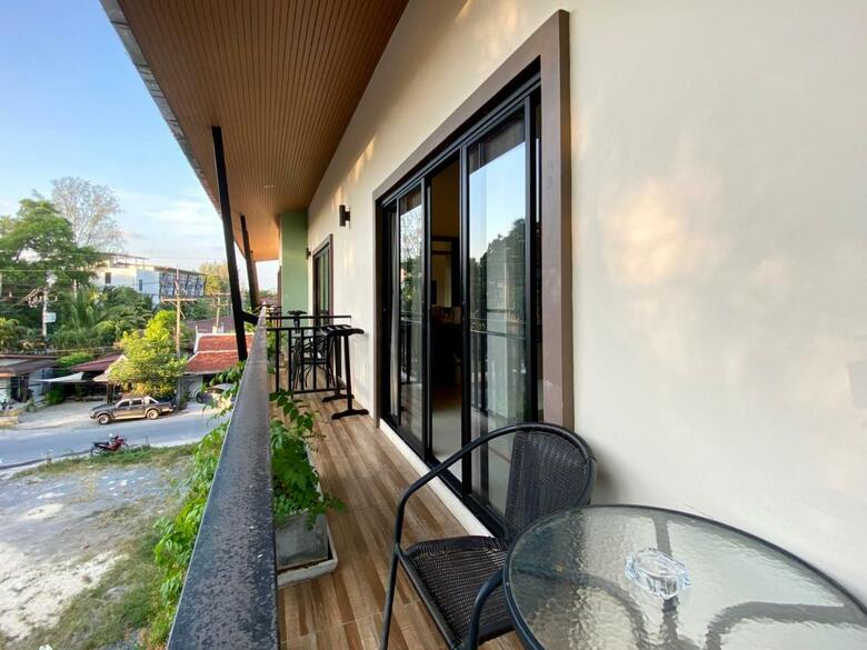 Hostal Pensiri House