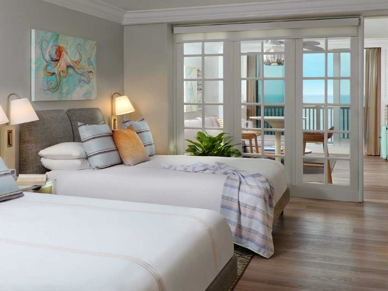 Hotel Pelican Grand Beach Resort