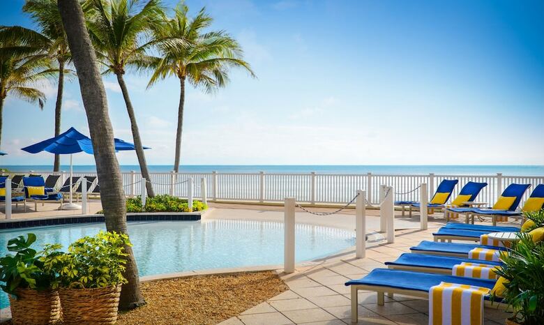 Hotel Pelican Grand Beach Resort