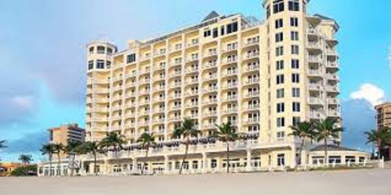 Hotel Pelican Grand Beach Resort