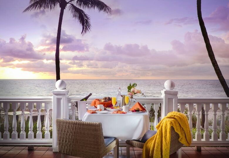 Hotel Pelican Grand Beach Resort