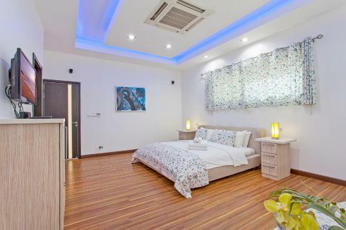 Royale Grand Villa