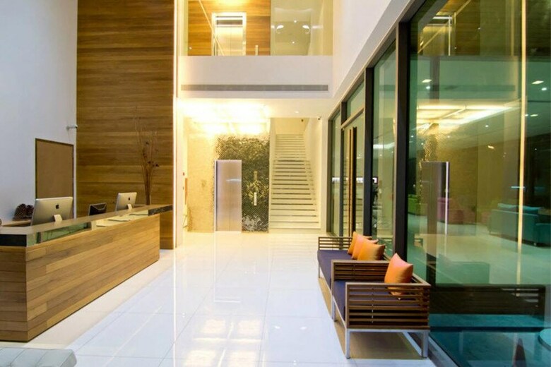 Seven Zea Chic Hotel
