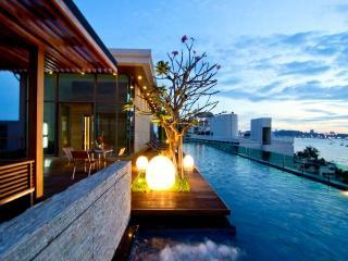 Seven Zea Chic Hotel