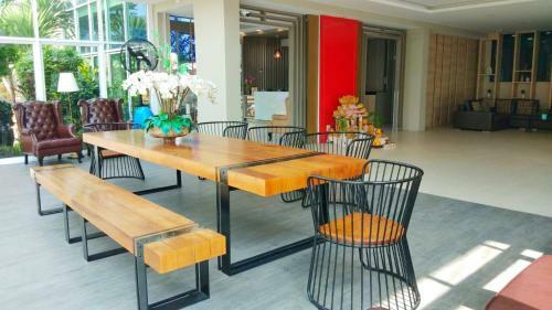 Seri Place Hotel