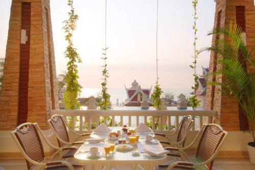 Hotel Grand Pacific Sovereign Resort & Spa