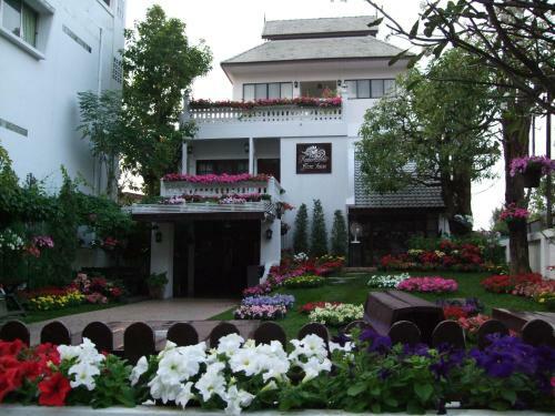 Hostal Rachamankha Flora House
