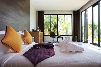 Corner Spa Resort