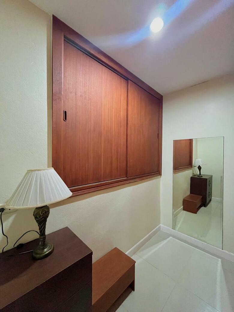Hostal Baanbaramee Guesthouse