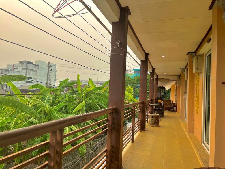 Hostal Baanbaramee Guesthouse