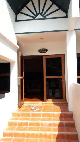 Jon Thaihouse