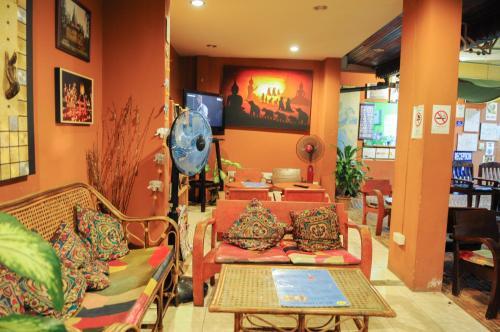 Hostal All In 1 Guesthouse