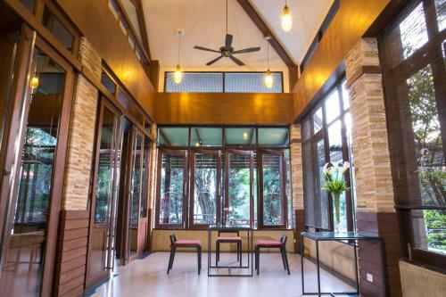 Suparee Parkview Hotel