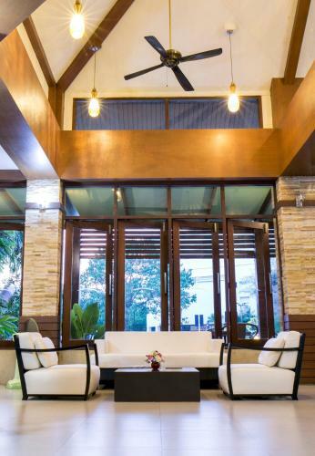 Suparee Parkview Hotel