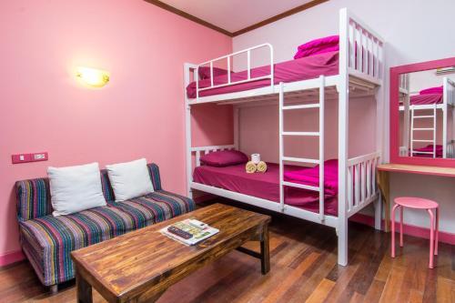 Hostal Central Guesthouse