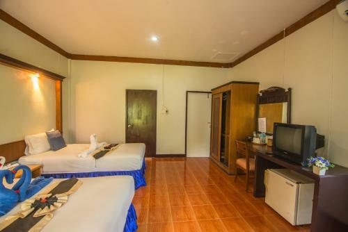 Lanta Nice Beach Resort