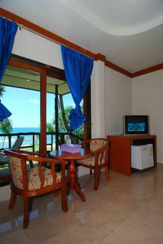 Lanta Nice Beach Resort