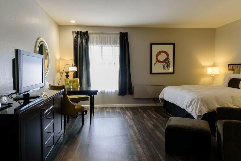 Hotel Heritage Inn Suites