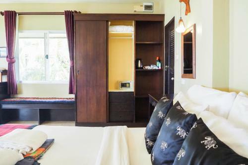 Hotel Lanta Castaway Beach Resort