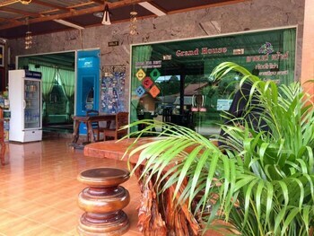 Hostal Grand House