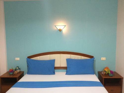 Hotel J.holiday Inn