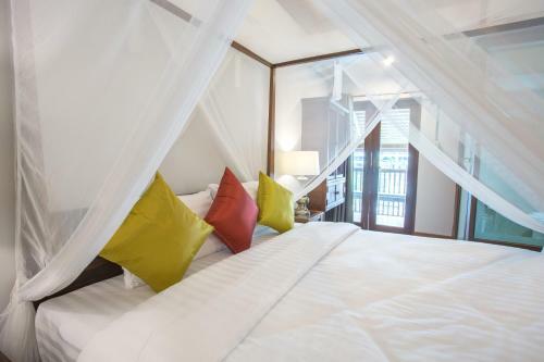 Hotel Night Bazaar Inn