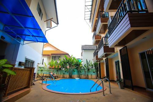 Hostal Manee House