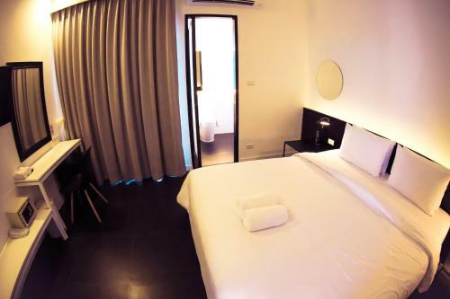 Bed Phrasingh Hotel