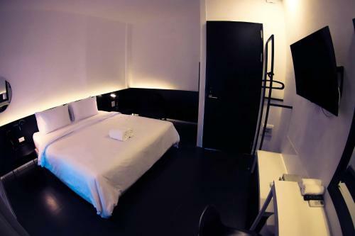 Bed Phrasingh Hotel