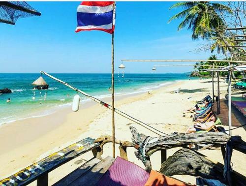Lanta New Beach Bungalows