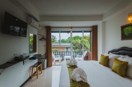 Th Beach Hotel