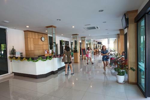 Th Beach Hotel