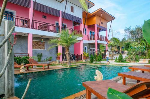 Pinky Bungalow