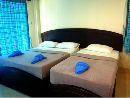 Lanta Bee Garden Bungalow