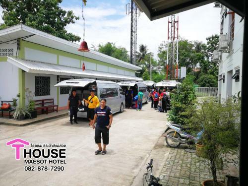 Hostal T. House