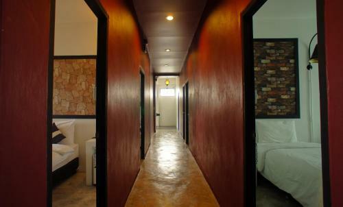 Hostal Walking Street Residence