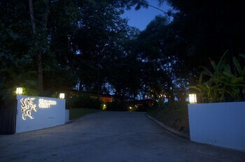 Hotel Monoceros Resort