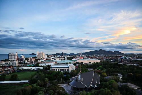 Huahin Grand Hotel And Plaza