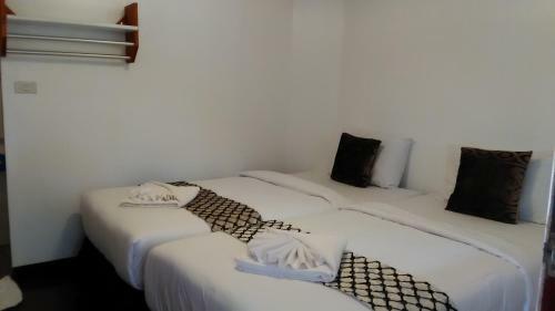Hotel Lanta New Coconut Bungalow