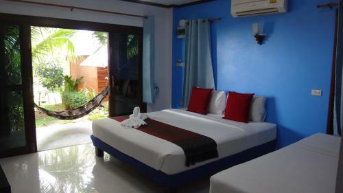 Hotel Lanta New Coconut Bungalow