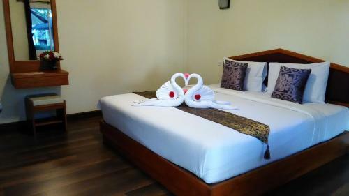 Hotel Lanta New Coconut Bungalow